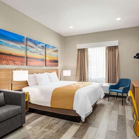 Days Inn & Suites By Wyndham Greater 汤博尔 外观 照片