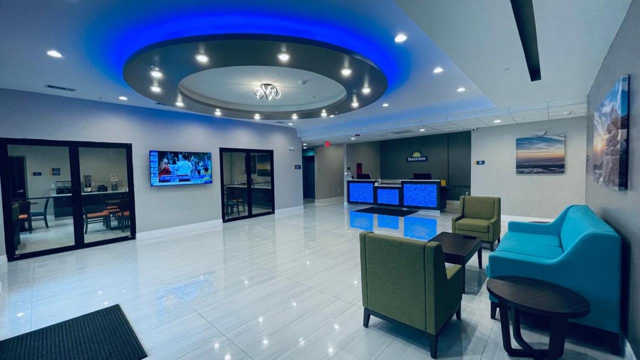 Days Inn & Suites By Wyndham Greater 汤博尔 外观 照片