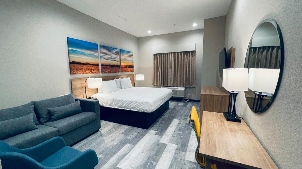 Days Inn & Suites By Wyndham Greater 汤博尔 外观 照片