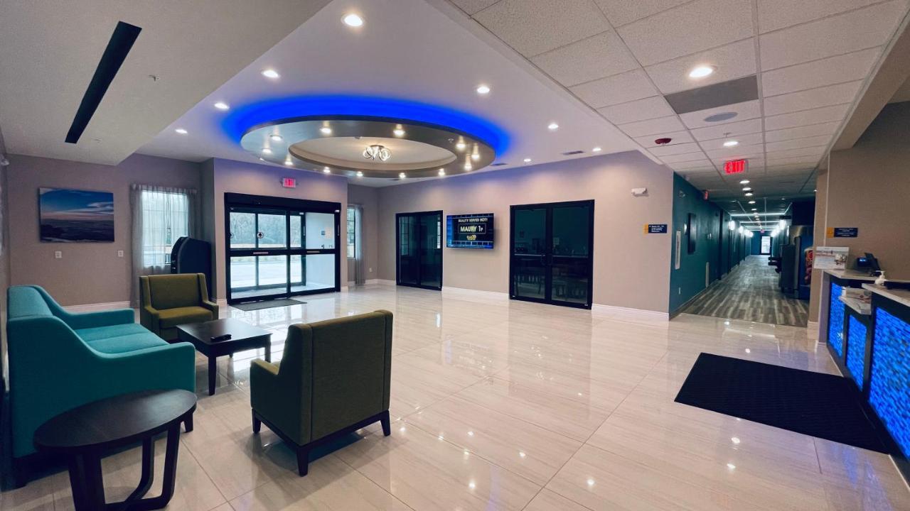 Days Inn & Suites By Wyndham Greater 汤博尔 外观 照片