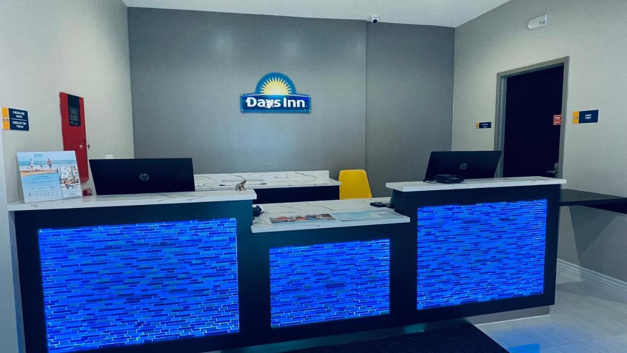 Days Inn & Suites By Wyndham Greater 汤博尔 外观 照片