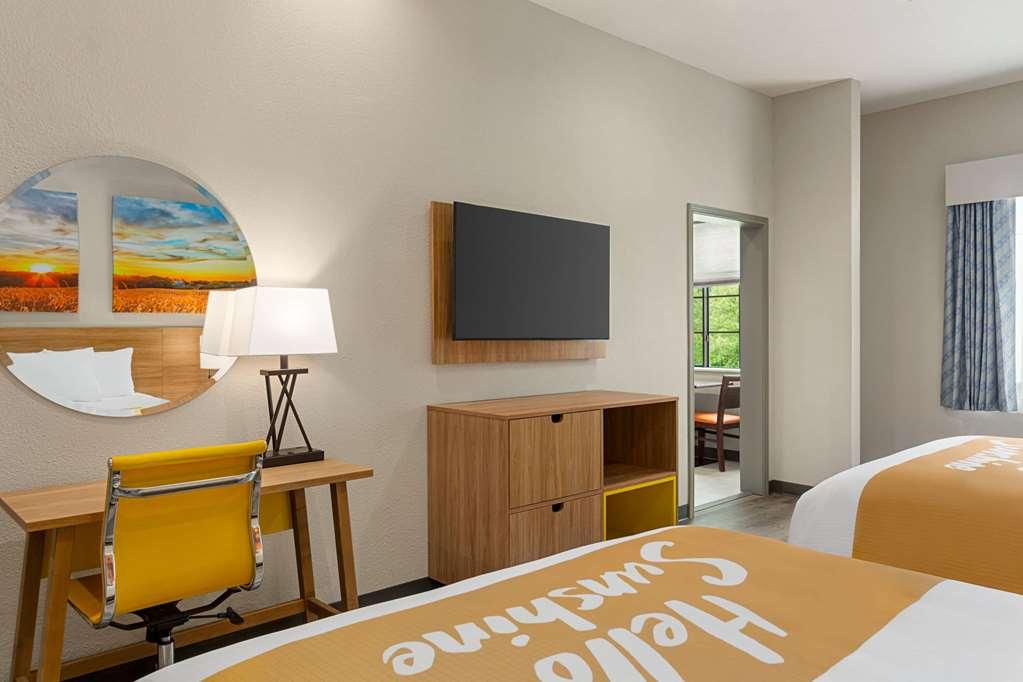Days Inn & Suites By Wyndham Greater 汤博尔 客房 照片